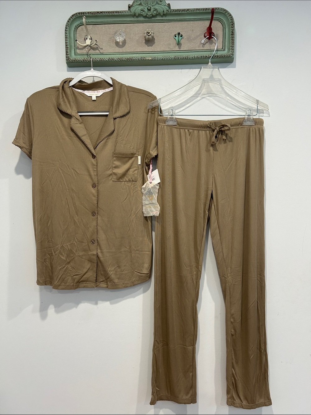 Shabby Chic Women's small Short Sleeve Pajama Pants Ribbed Knit Set in Tan new